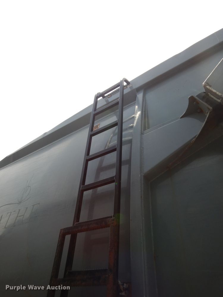 image for item DN1626 2013 Peterbilt PB320  refuse truck