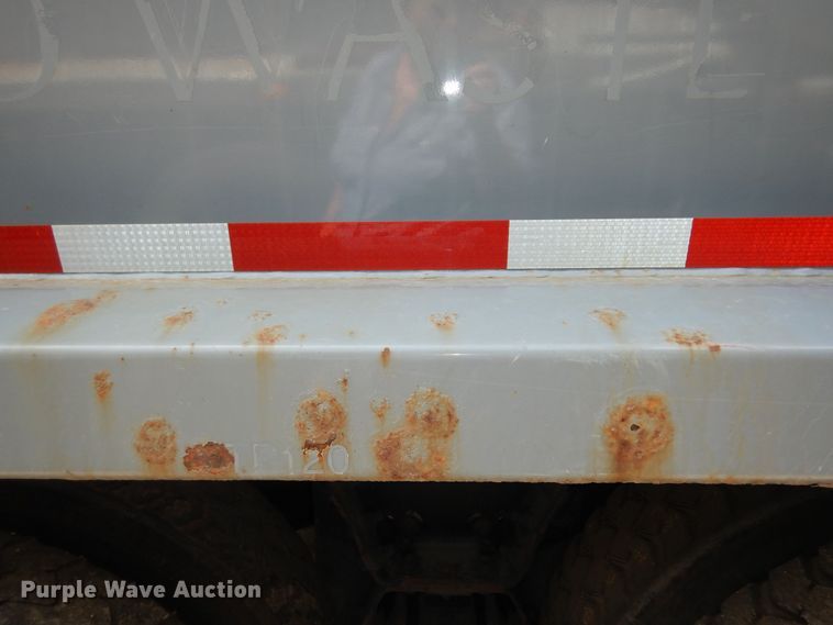 image for item DN1626 2013 Peterbilt PB320  refuse truck