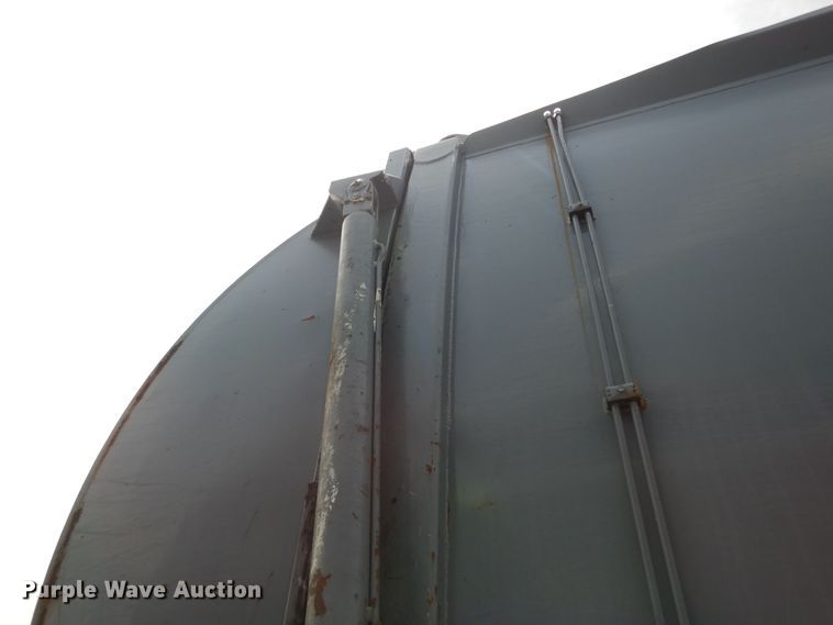 image for item DN1626 2013 Peterbilt PB320  refuse truck