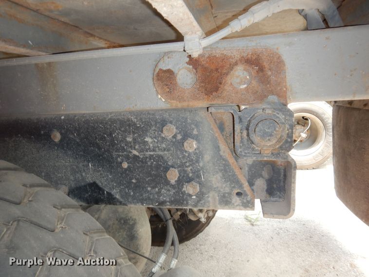 image for item DN1626 2013 Peterbilt PB320  refuse truck