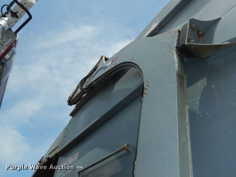 image for item DN1626 2013 Peterbilt PB320  refuse truck