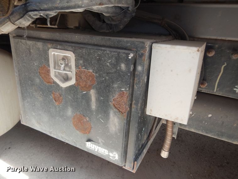 image for item DN1626 2013 Peterbilt PB320  refuse truck