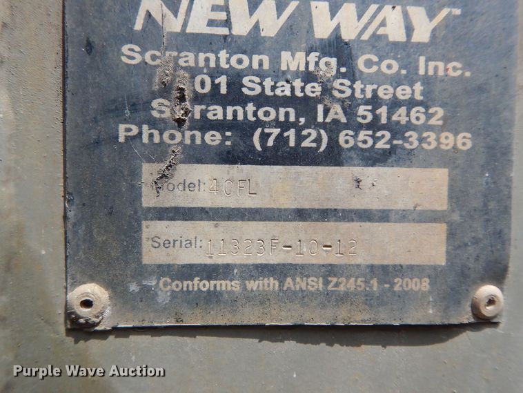 image for item DN1626 2013 Peterbilt PB320  refuse truck