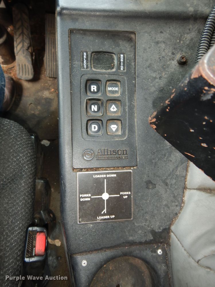 image for item DN1626 2013 Peterbilt PB320  refuse truck