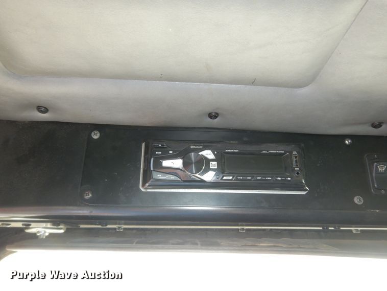 image for item DN1626 2013 Peterbilt PB320  refuse truck