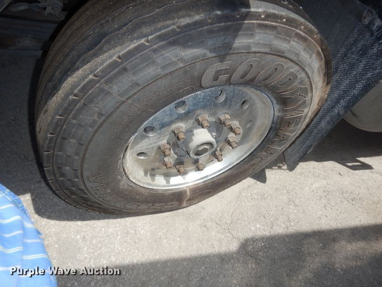 image for item DN1626 2013 Peterbilt PB320  refuse truck