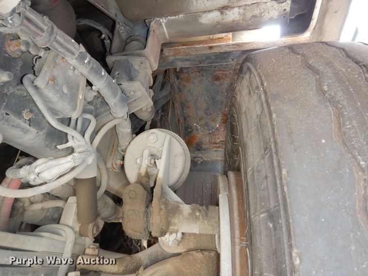 image for item DN1626 2013 Peterbilt PB320  refuse truck