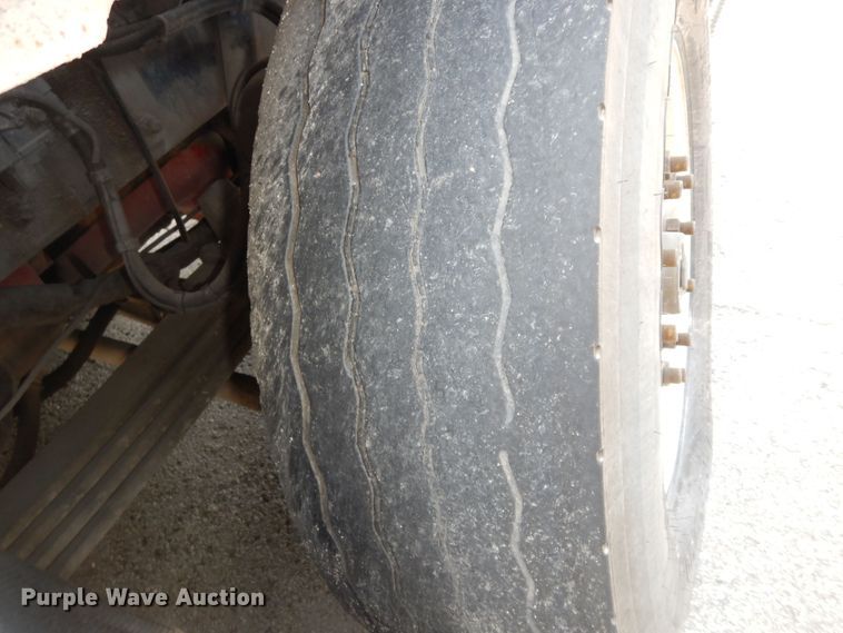 image for item DN1626 2013 Peterbilt PB320  refuse truck