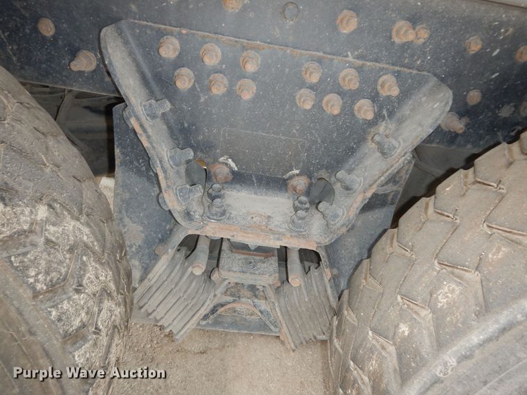 image for item DN1626 2013 Peterbilt PB320  refuse truck