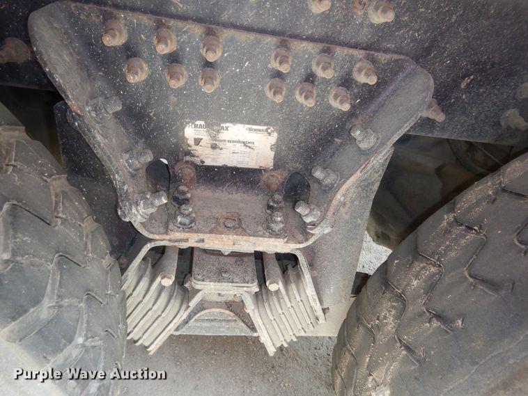 image for item DN1626 2013 Peterbilt PB320  refuse truck