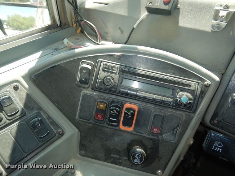 image for item DN1682 2006 Blue Bird Vision  school bus