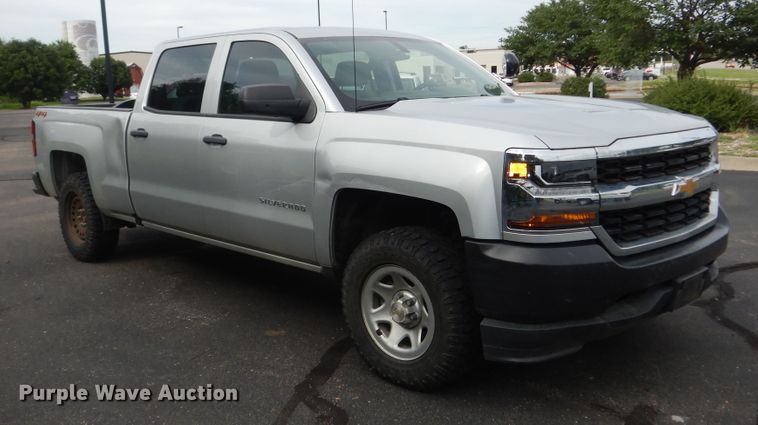 image for item DN1708 2018 Chevrolet Silverado 1500  Crew Cab pickup truck