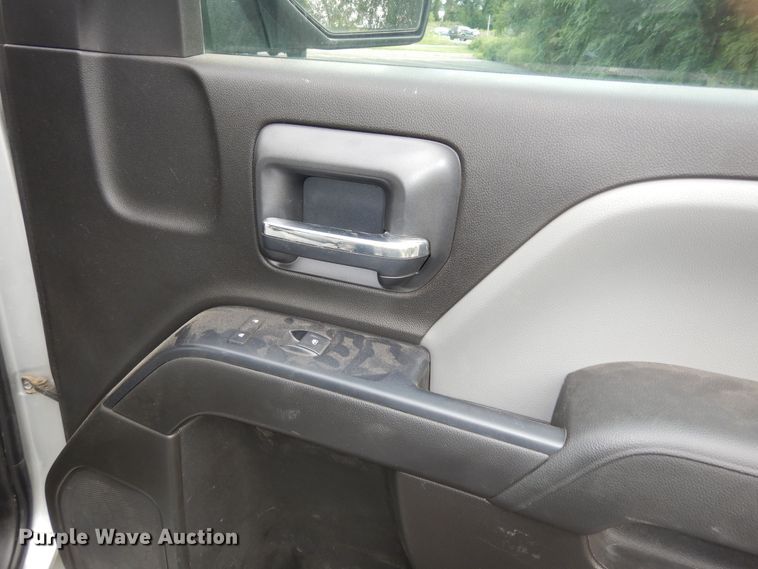 image for item DN1708 2018 Chevrolet Silverado 1500  Crew Cab pickup truck