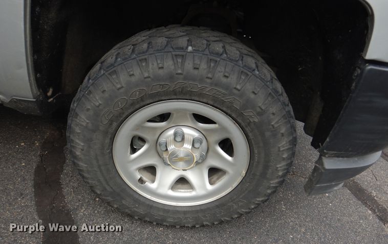 image for item DN1708 2018 Chevrolet Silverado 1500  Crew Cab pickup truck