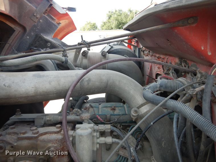 image for item DN1717 1993 International Navstar 4900  dump truck