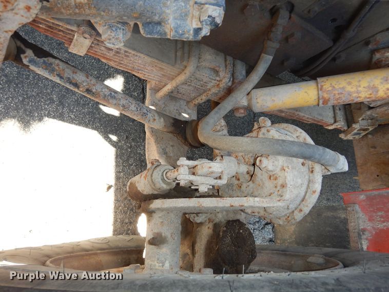 image for item DN1717 1993 International Navstar 4900  dump truck