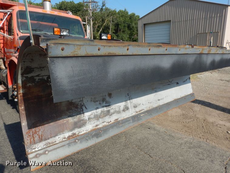 image for item DN1717 1993 International Navstar 4900  dump truck