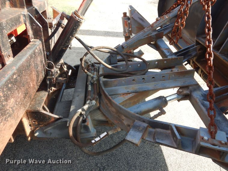 image for item DN1717 1993 International Navstar 4900  dump truck