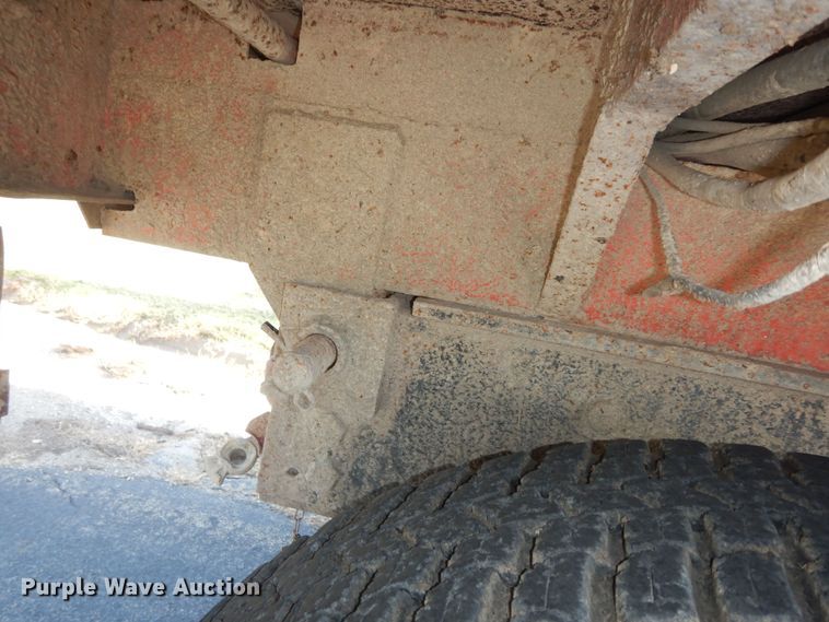 image for item DN1717 1993 International Navstar 4900  dump truck