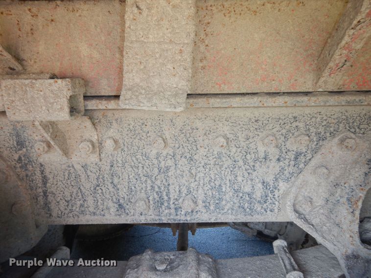 image for item DN1717 1993 International Navstar 4900  dump truck