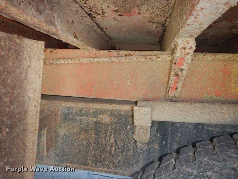 image for item DN1717 1993 International Navstar 4900  dump truck