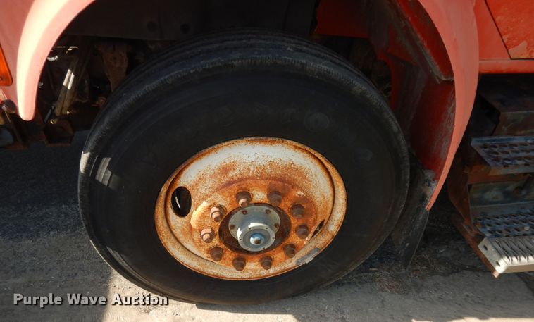 image for item DN1717 1993 International Navstar 4900  dump truck