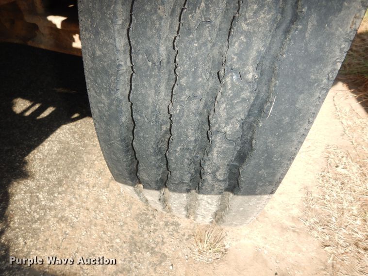 image for item DN1717 1993 International Navstar 4900  dump truck