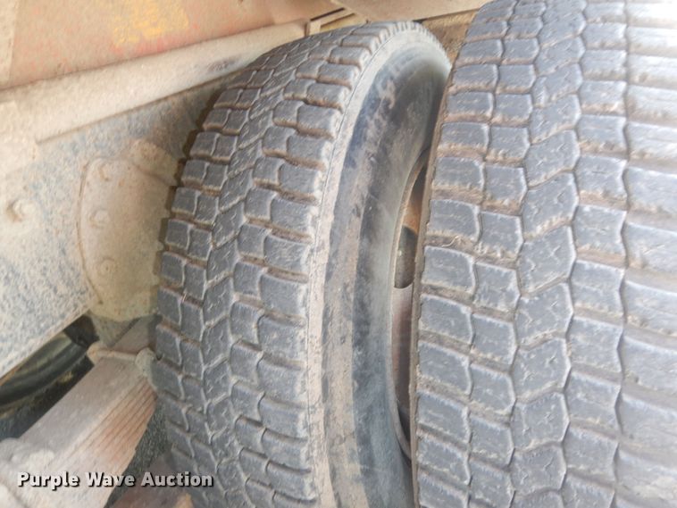 image for item DN1717 1993 International Navstar 4900  dump truck