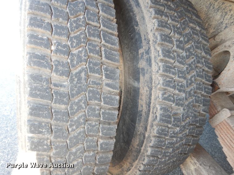 image for item DN1717 1993 International Navstar 4900  dump truck