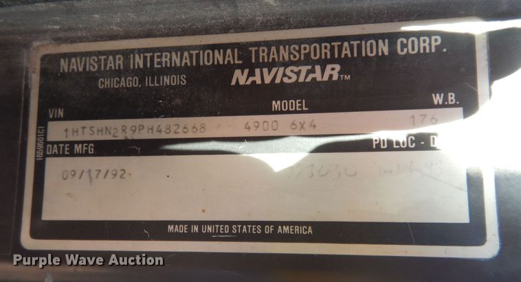 image for item DN1717 1993 International Navstar 4900  dump truck