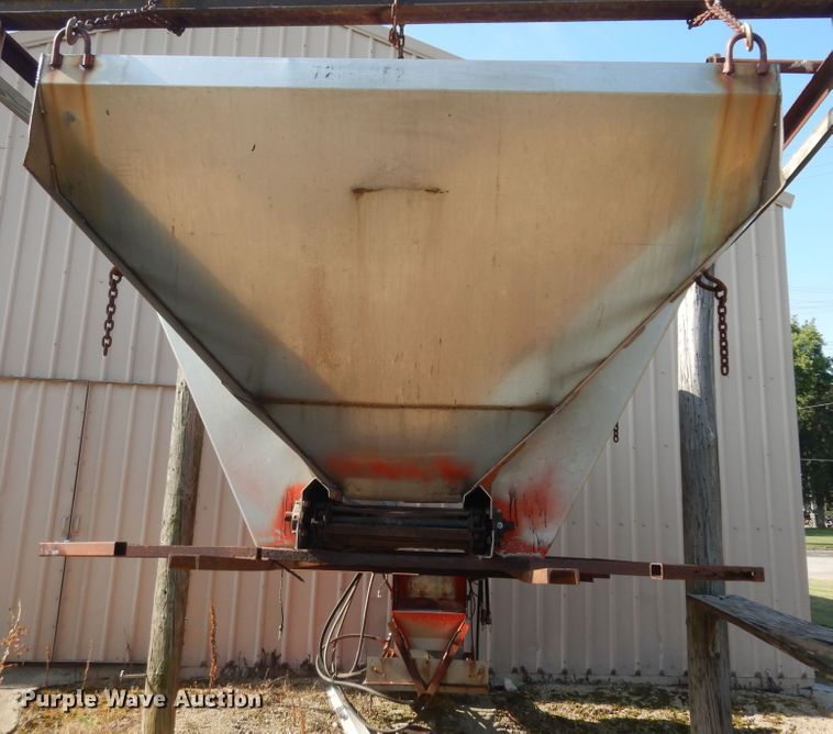 image for item DN1717 1993 International Navstar 4900  dump truck