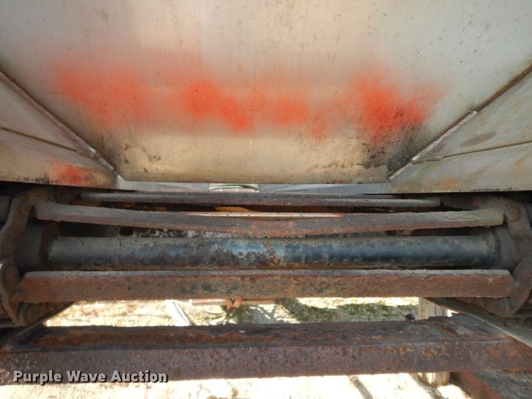 image for item DN1717 1993 International Navstar 4900  dump truck