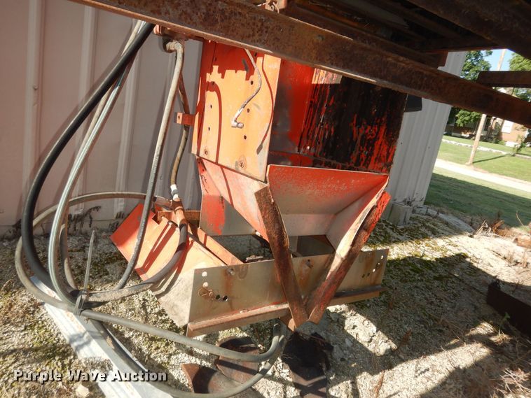 image for item DN1717 1993 International Navstar 4900  dump truck