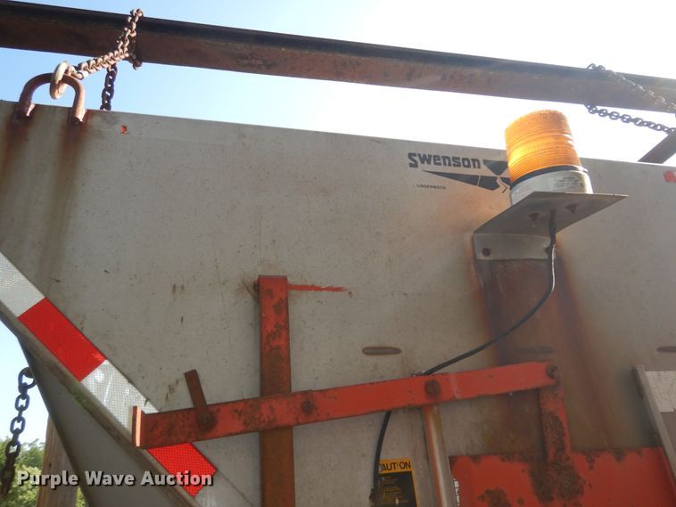 image for item DN1717 1993 International Navstar 4900  dump truck