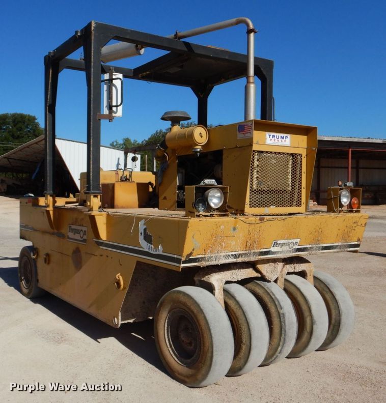 image for item DO1449 1992 Ferguson SP-1118  pneumatic roller