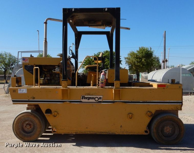 image for item DO1449 1992 Ferguson SP-1118  pneumatic roller