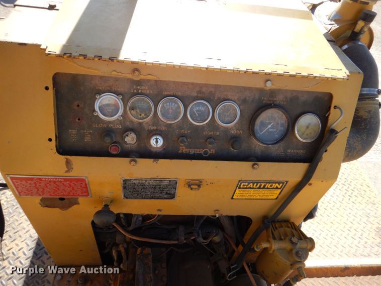 image for item DO1449 1992 Ferguson SP-1118  pneumatic roller