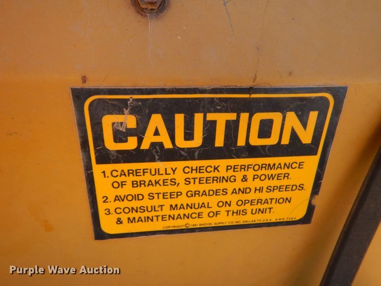 image for item DO1449 1992 Ferguson SP-1118  pneumatic roller