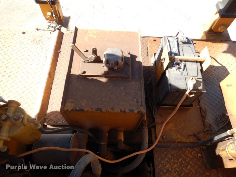 image for item DO1449 1992 Ferguson SP-1118  pneumatic roller