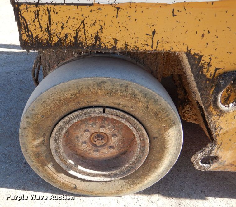 image for item DO1449 1992 Ferguson SP-1118  pneumatic roller