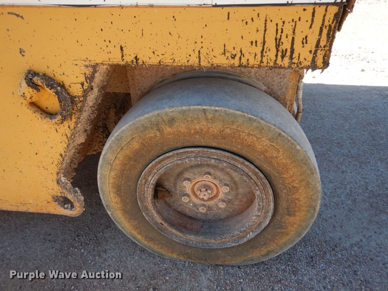 image for item DO1449 1992 Ferguson SP-1118  pneumatic roller