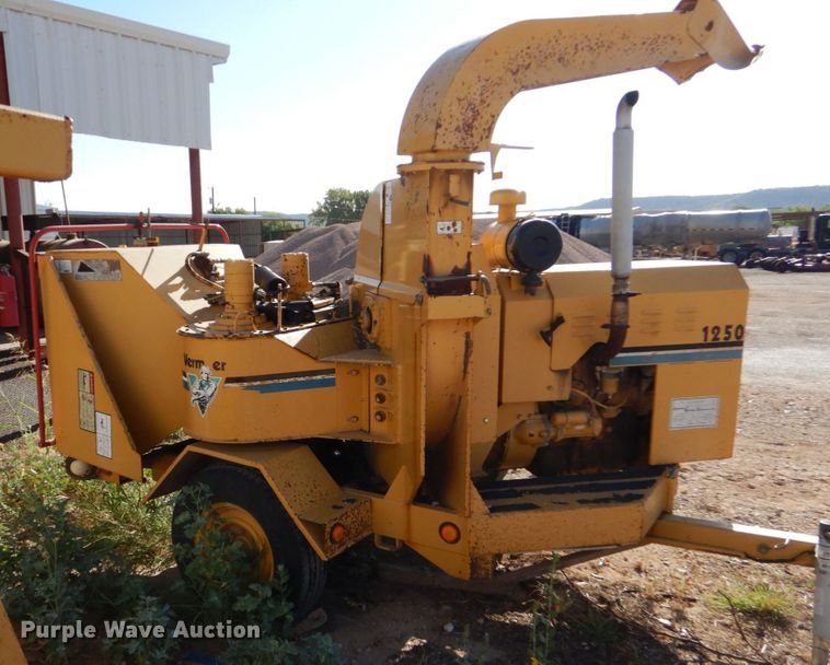 image for item DO1450 1996 Vermeer 1250BC  wood chipper