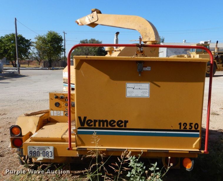 image for item DO1450 1996 Vermeer 1250BC  wood chipper