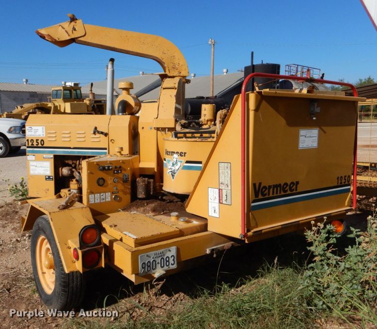 image for item DO1450 1996 Vermeer 1250BC  wood chipper