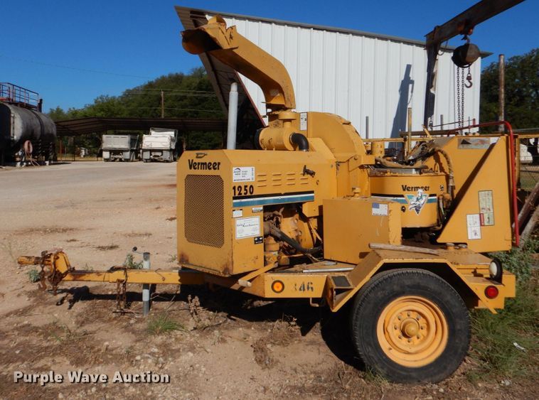 image for item DO1450 1996 Vermeer 1250BC  wood chipper