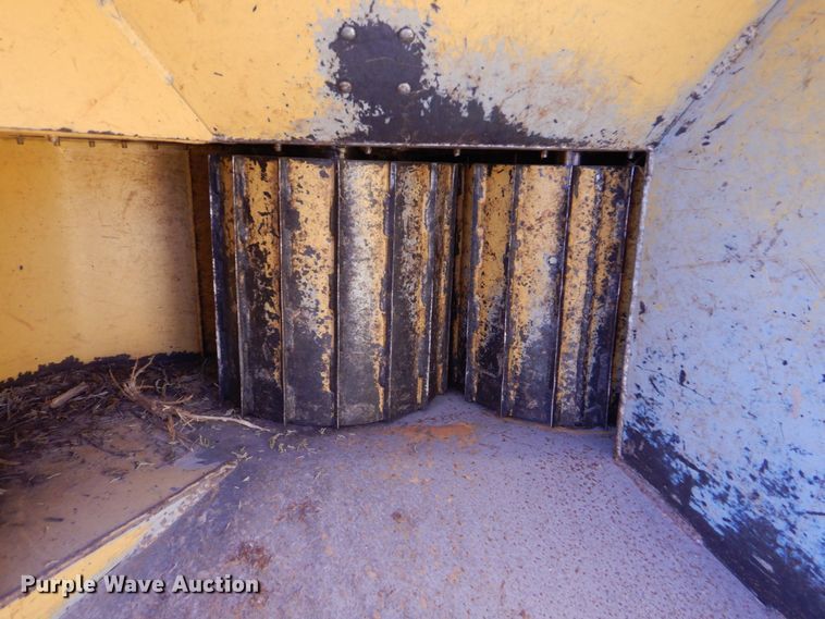 image for item DO1450 1996 Vermeer 1250BC  wood chipper