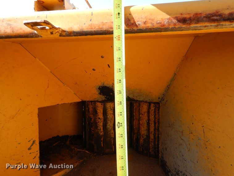 image for item DO1450 1996 Vermeer 1250BC  wood chipper