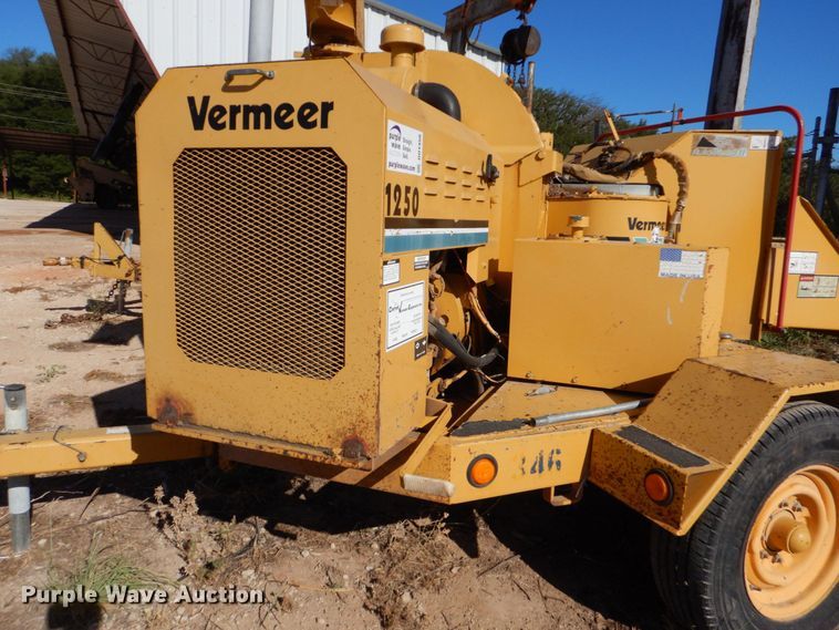 image for item DO1450 1996 Vermeer 1250BC  wood chipper