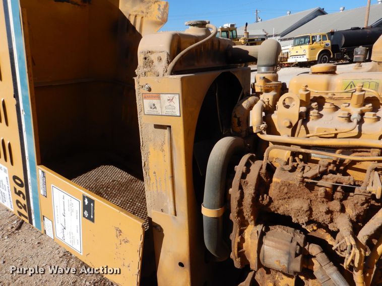 image for item DO1450 1996 Vermeer 1250BC  wood chipper