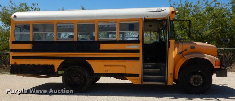 image for item DO1454 1999 International 3800  school bus